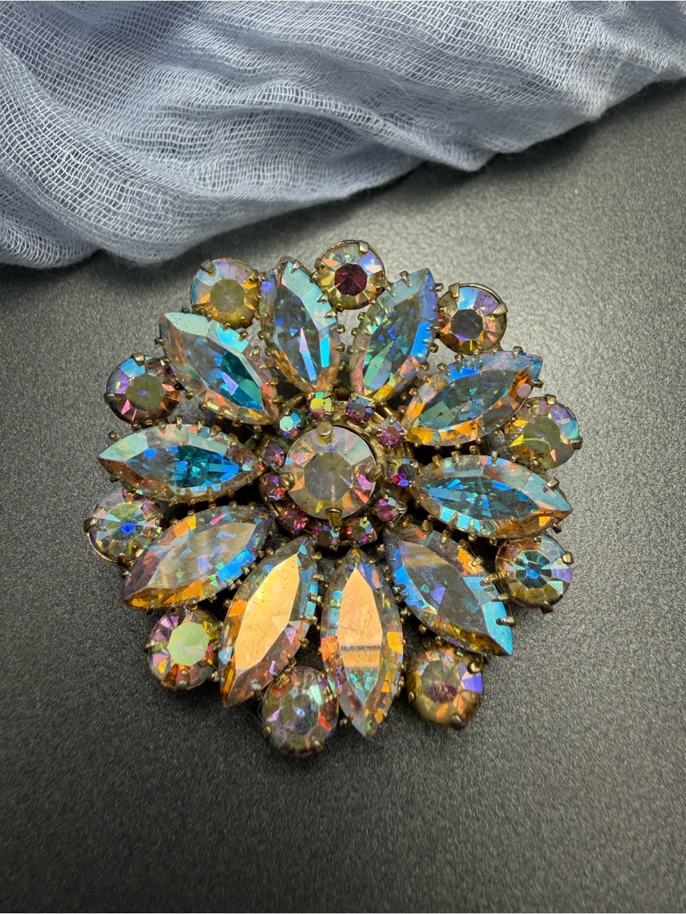 Vintage Aurora Borealis Flower Brooch - Iridescent #257ub